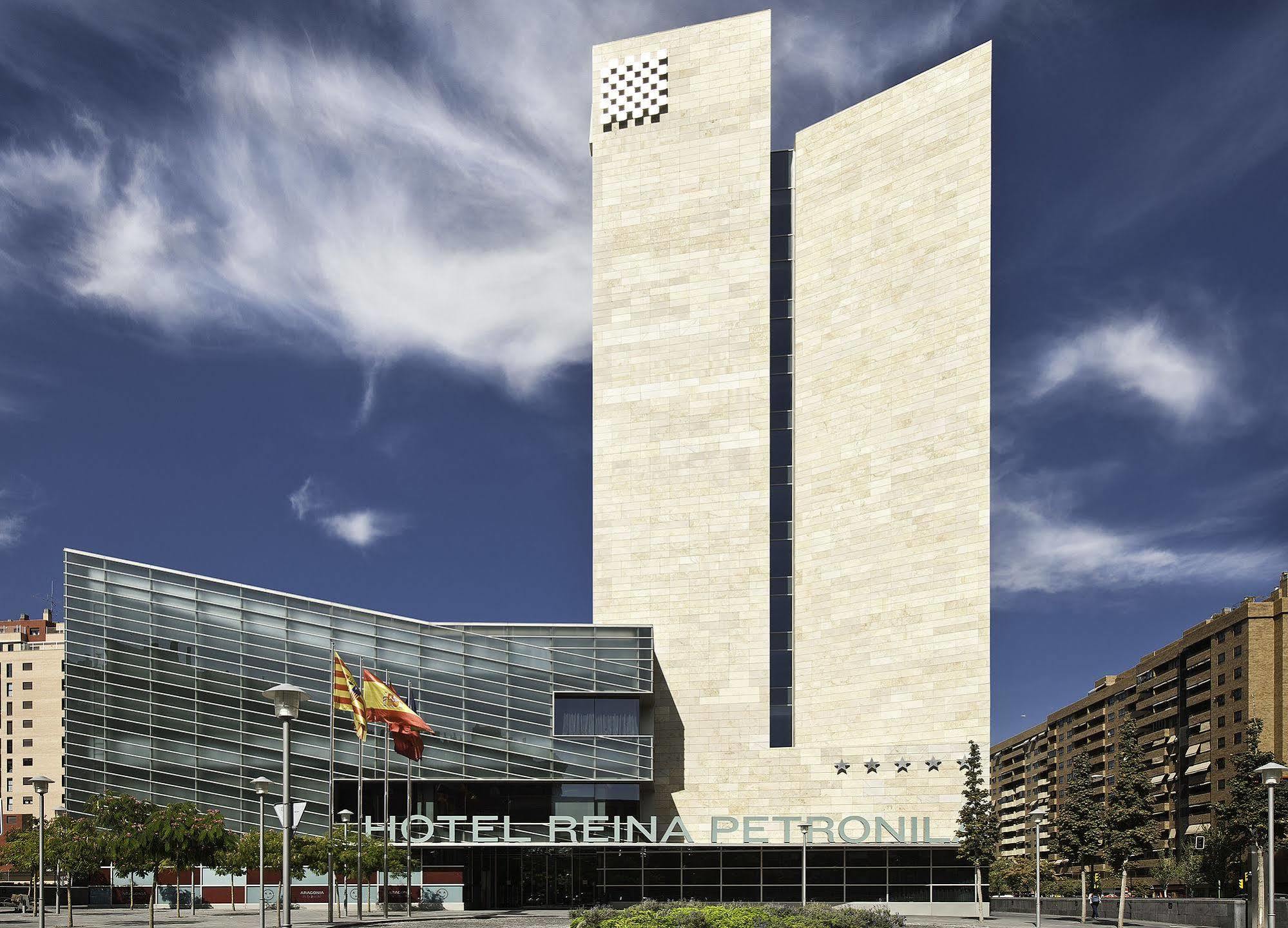 Hotel Reina Petronila Zaragoza Exteriér fotografie